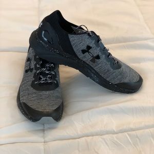 UA Mens size 14 Charged Escape